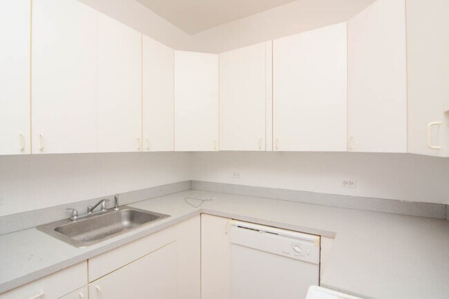 Photo - 819 W Waveland Ave Unidad 80