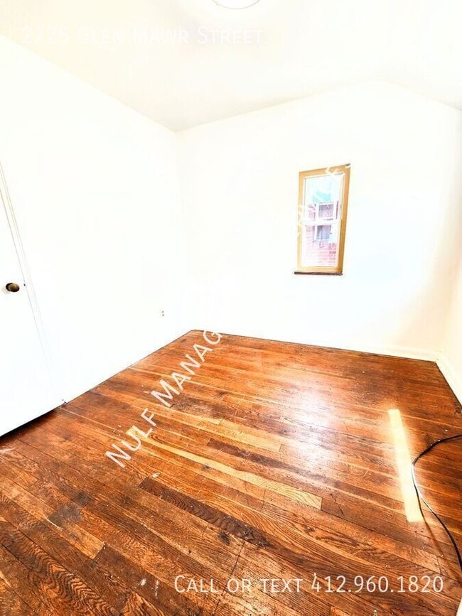 Photo - 2725 Glen Mawr St