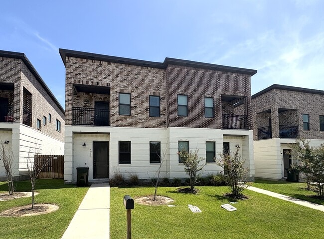 Building Photo - 4011 Oaklawn St
