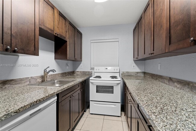 Photo - 980 NE 170th St Unit 118