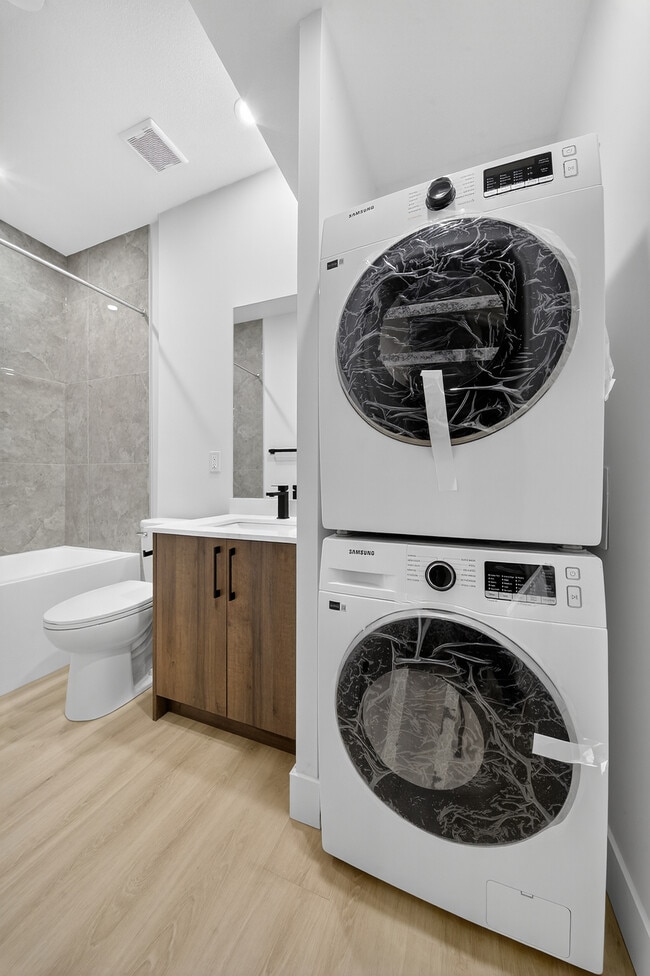 Photo - 8829 122 Ave NW Unit 9