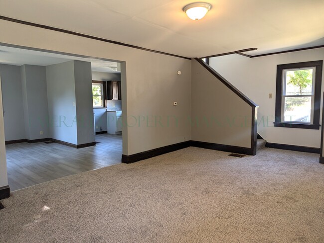 Photo - 326 N Independence Ave