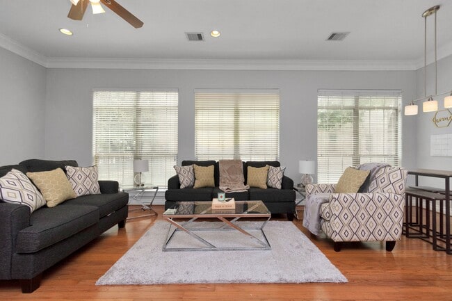 Photo - 9038 Lakes at 610 Dr