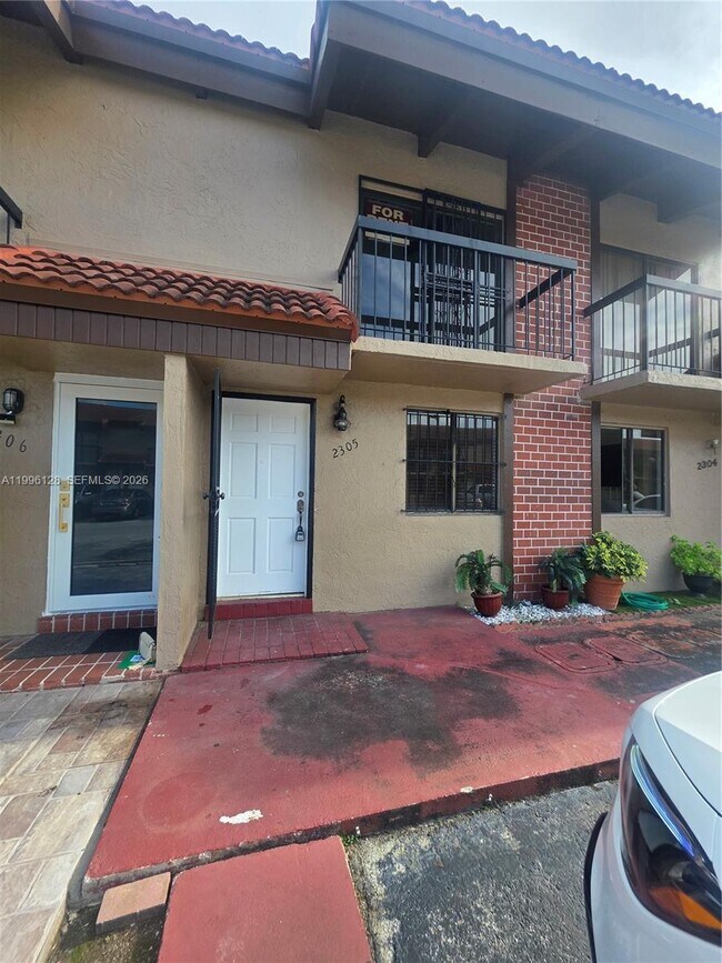 Photo - 1811 SW 107th Ave