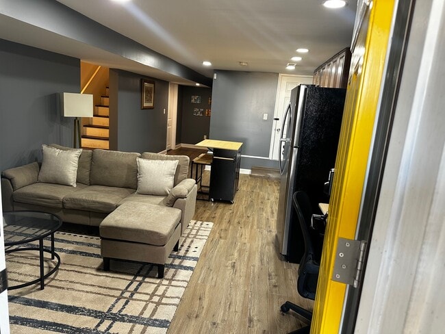 Photo - 5409 Emerson St Unidad 1BR1BA