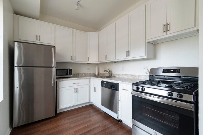 Photo - 3751 N Halsted St Unit 315