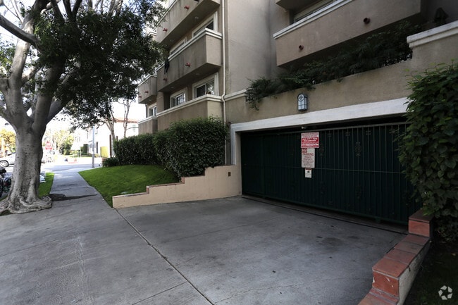 Photo - Cloverdale Apartments