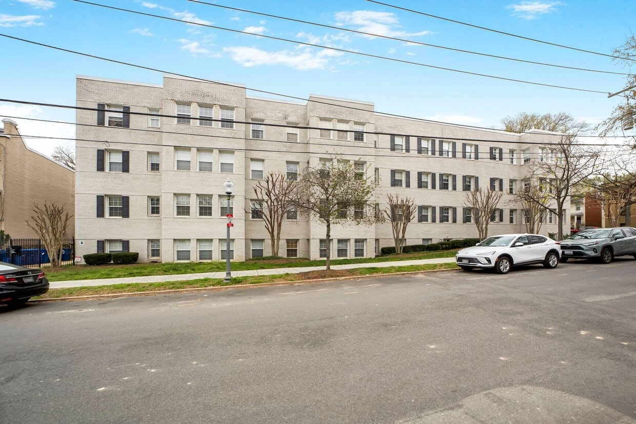 Available Now! 1 Bed 1 Bath In Brightwood!... - Available Now! 1 Bed 1 Bath In Brightwood!...