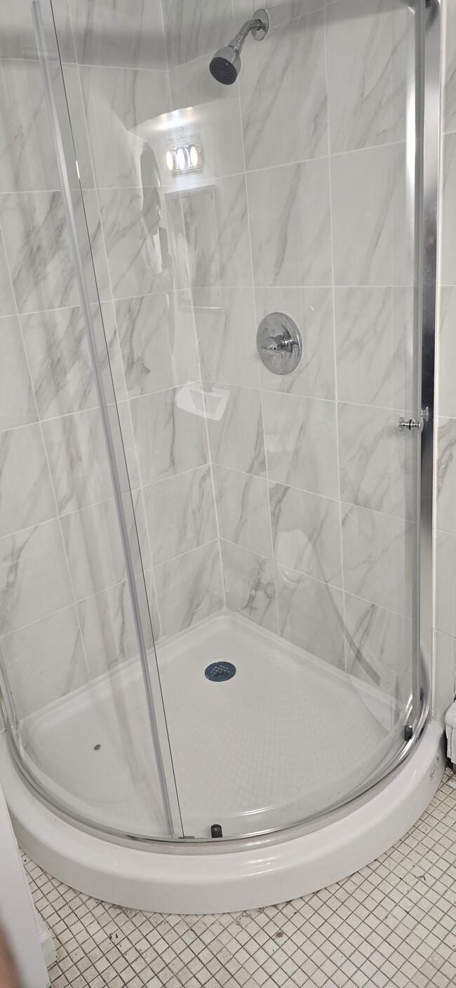 Bathroom - 68 Hendrickson Ave Unit Lower level Garden Apt