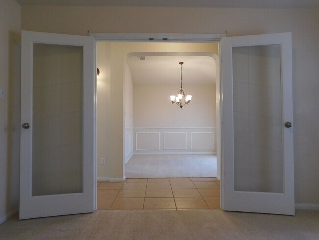 523 Cattail Cir