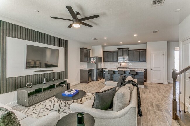 Photo - 5528 Kilmer Dr