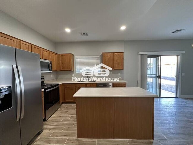 Photo - ? Spacious 3-Bedroom Home in a Prime Peoria Location!