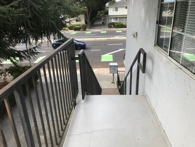 1089 W Hamilton Ave Unit campbell