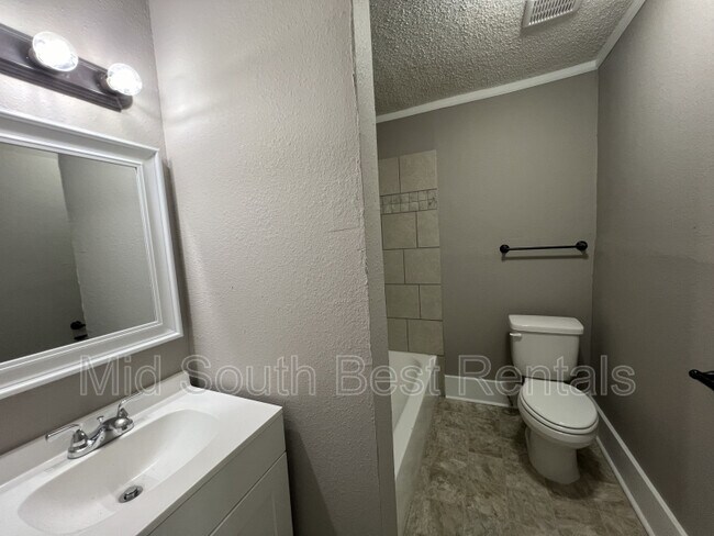 Photo - 3273 Yale Ave