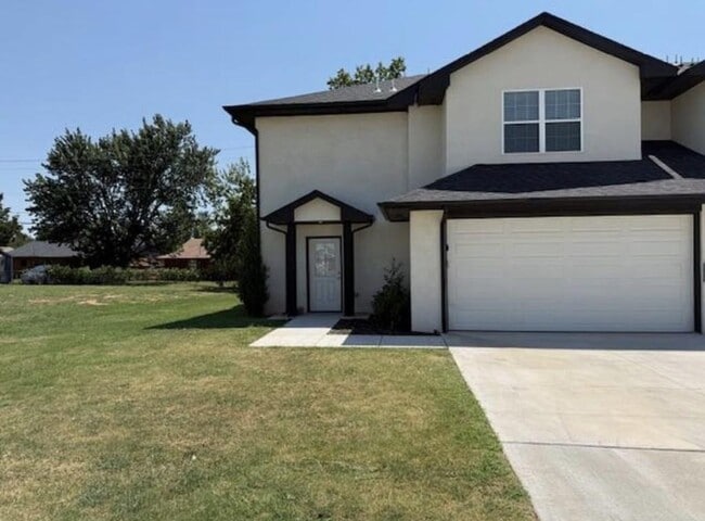 Building Photo - 604 Abadan Dr