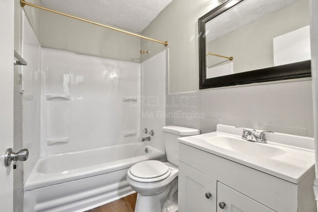 Photo - 318 N 43rd St