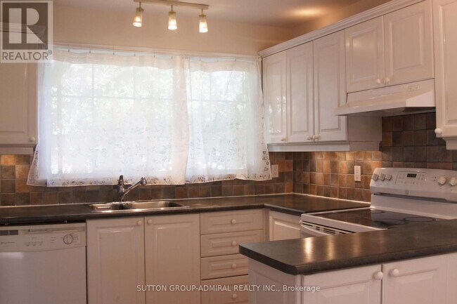 Photo - 141 Elvaston Dr