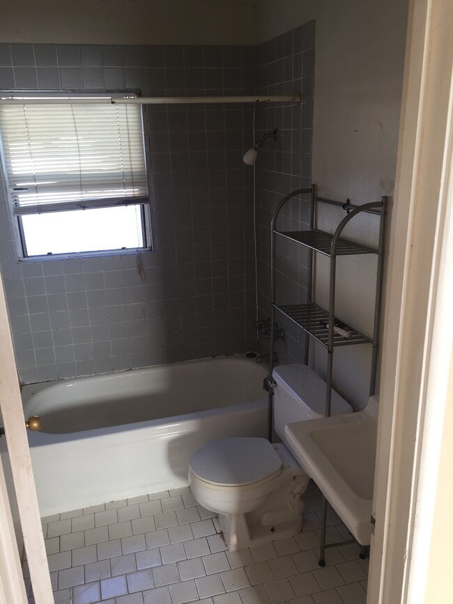 Photo - 5235 Panama Ave Unit 5235