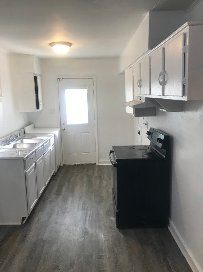 Photo - 604 E Highland Ave