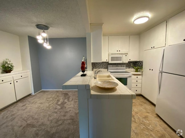 Building Photo - 355 S Los Robles Ave Unit 144 Rental