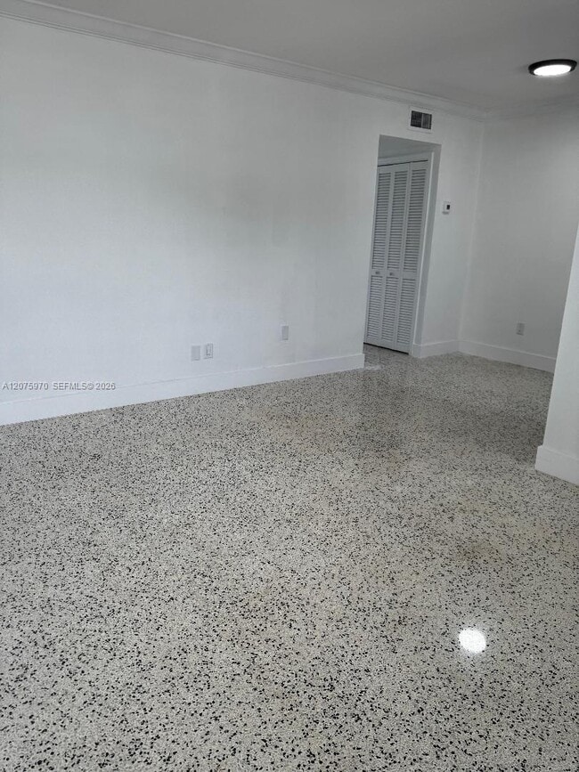 Photo - 2725 SW 25th St Unit 3