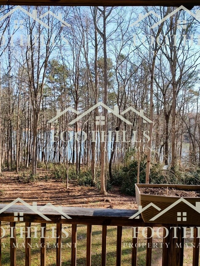 Photo - 213 Lookover Dr