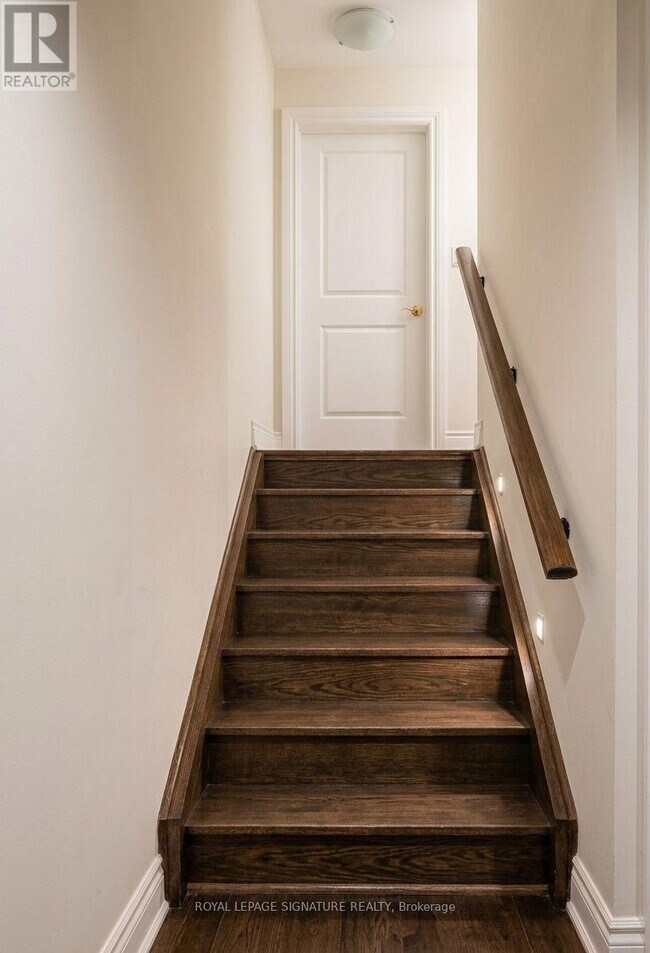 Photo - 282 Aylesworth Ave
