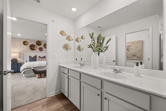 Photo - 458 Red Dragon Dr