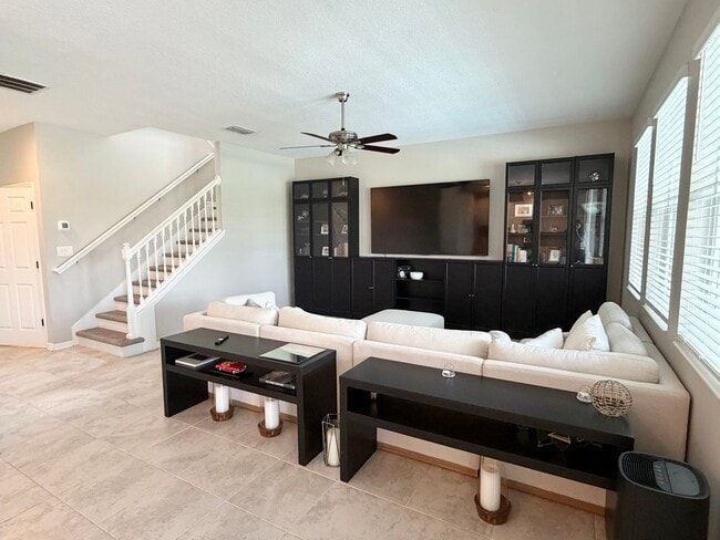 Photo - 1659 Chatsworth Cir