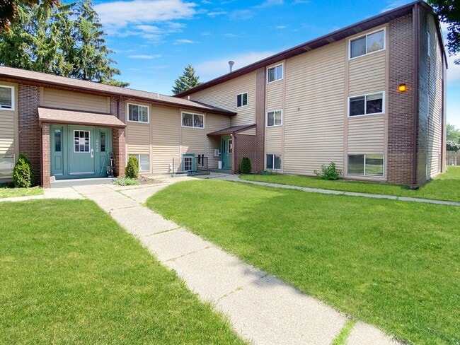 Building Photo - 2424 36th St SW Unit 2