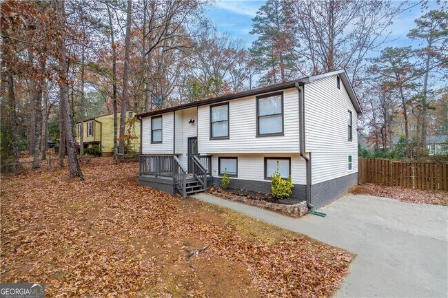 Photo - 3254 Newcastle Way