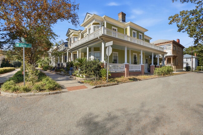 Photo - Savannah's Victorian Historic District