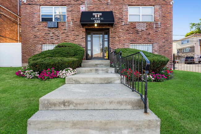 Photo - 296 Eastern Pkwy Unidad 296-01
