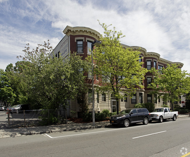 Brighton Avenue Apartments, 19-25 - Brighton Avenue Apartments, 19-25