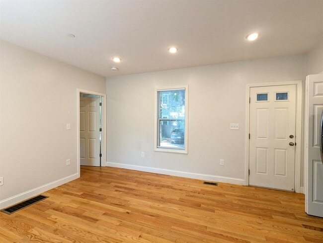 Photo - 44 Cogswell Ave Unidad 1