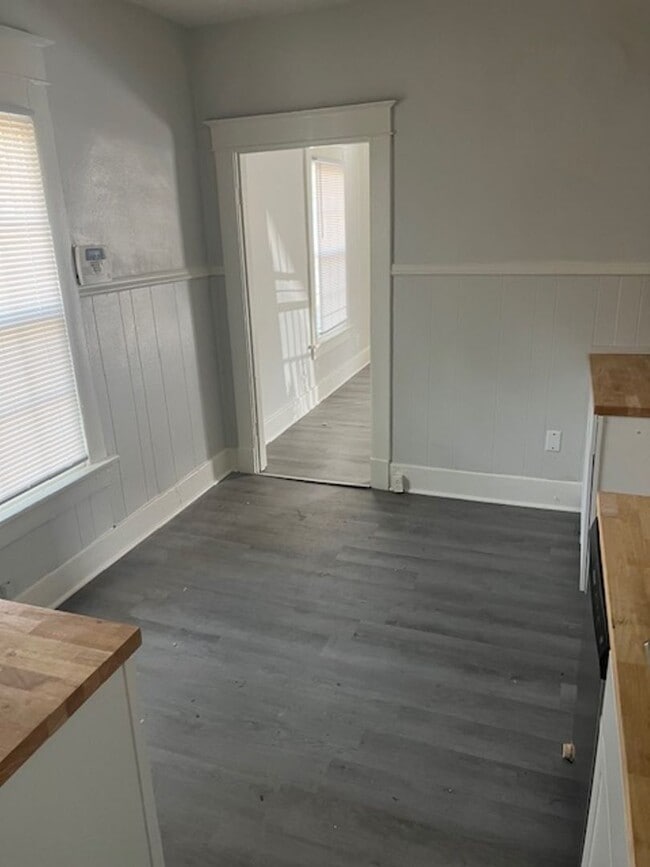 Photo - 3 bedroom, 2 bathroom near Goodlett and Park