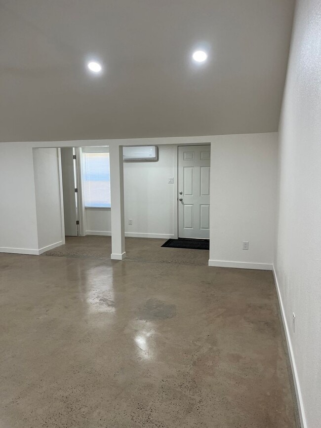 Photo - 6155 Foote Rd Unidad 6155 A Foote Rd