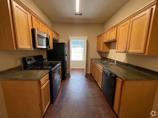 Building Photo - (((SUMMER SPECIAL!!))) Lovely 3/2 Duplex H... Rental