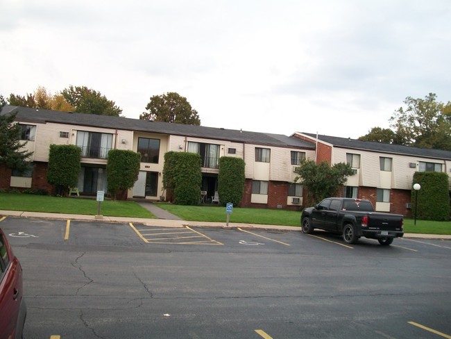 Woodstock Gardens - Woodstock Gardens Apartments