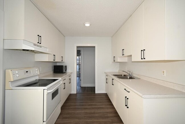 Photo - 3 bedroom in Prince George BC V2M 4W5