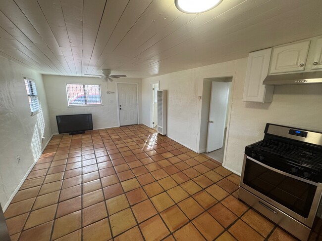 Photo - 1812 Mann St Unit 3