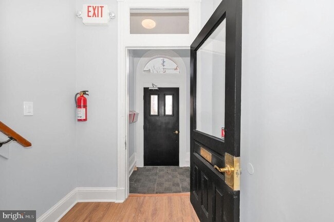 Building Photo - 230 S Market St