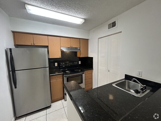 Building Photo - 620 S Park Rd Rental