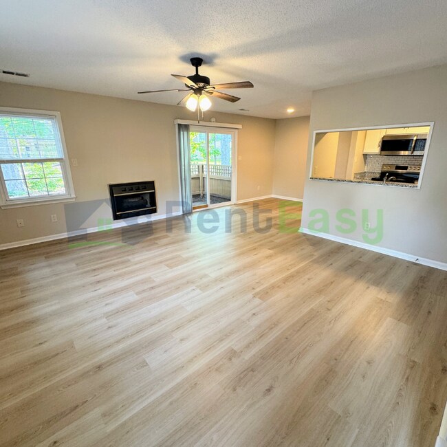 Photo - 401 Henley Ct