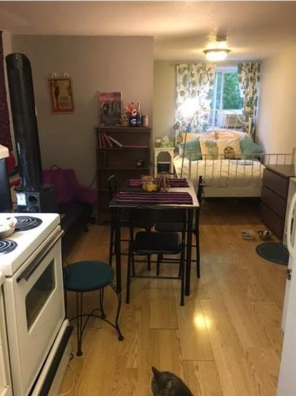 Photo - 84 King Edward Ave Unit 100