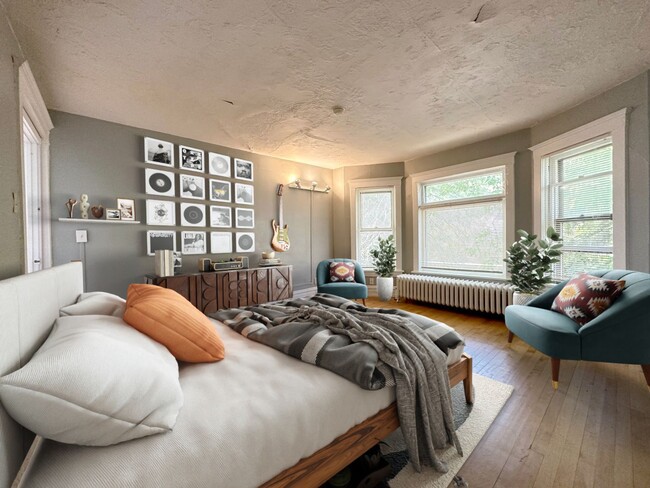 Photo - 1122 E 5th St Unit Upper