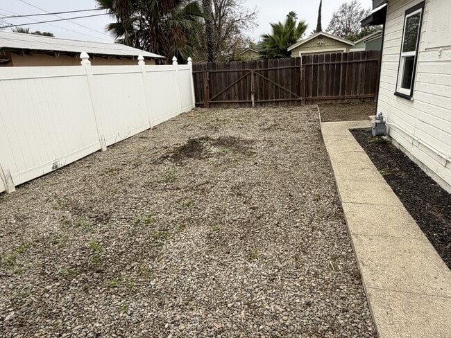 Photo - 1519 Main St