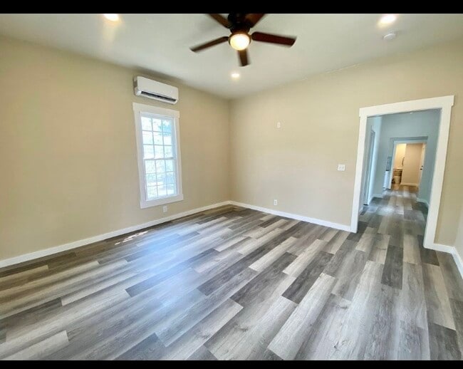 Sala de estar - 2611 4th Ave