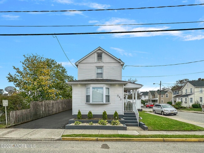 Building Photo - 543 Springdale Ave