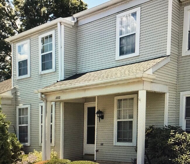 Building Photo - 1002 Cambridge Ct Rental